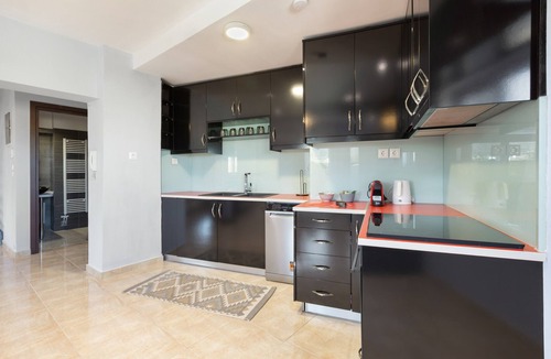 Perivolia Apartment | Three-Bedroom Apartment with Balcony, Hot Tub, Wi-Fi, and Air Conditioning