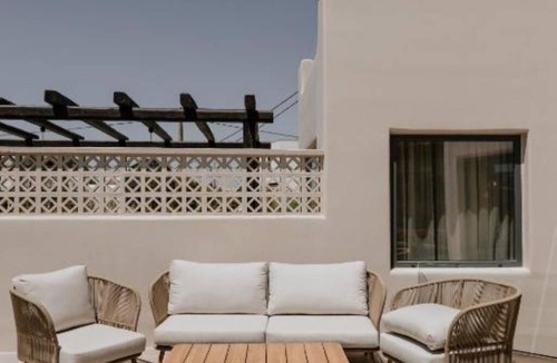 Plaka Villa | Three-Bedroom Villa With Private Pooll