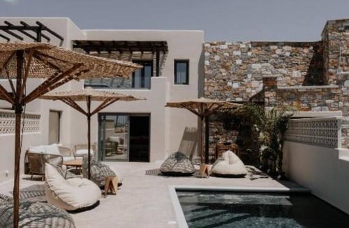 Plaka Villa | Three-Bedroom Villa With Private Pooll