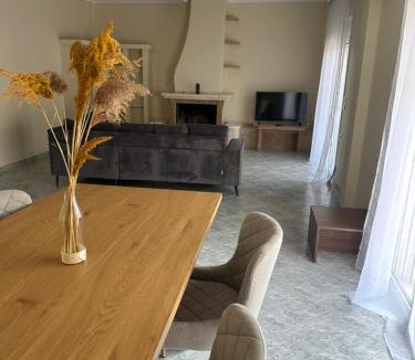 Stavros Apartment | Three Roots House