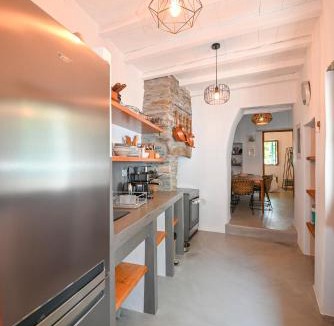 Arnados House | Tinos Traditional Patio House