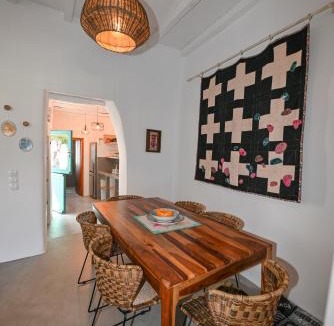 Arnados House | Tinos Traditional Patio House