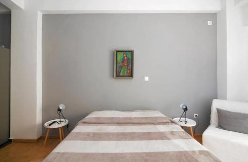 Nea Smirni Apartment | Tiny Studio Suite