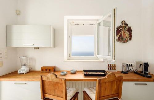Parikia Apartment | TLuxuryvilla