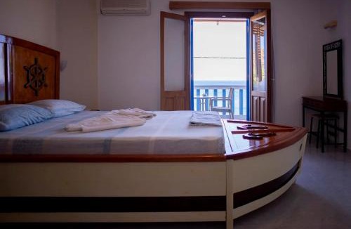 Spoa Hotel | TO VOTSALO-beach side studios & taverna