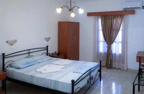 Spoa Hotel | TO VOTSALO-beach side studios & taverna