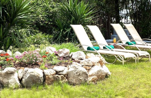 Skiathos Town Hotel | Tomato Beach Hotel in Skiathos