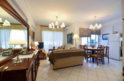 Anatolikos Sinikismos Apartment | Tombra Home