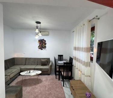 Ishem Villa | Top Hill Villa, Gjiri i Lalzit