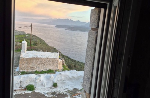 Omales Apartment | Torre Agetria Mainē: Enjoy stunning views from the top floor of a Mani tower