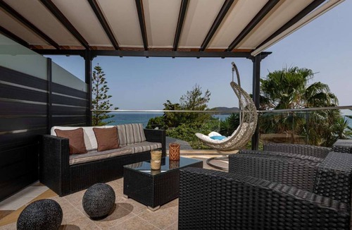 Vasilikos Villa | Tortuga Pelouzo island view I