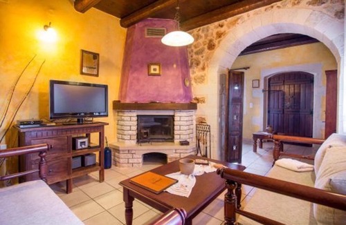Samonas Villa | Traditional Crete Villa Villa Purple Malotira Stunning Views 1 Bedroom