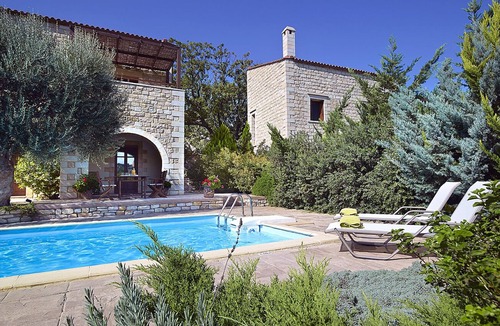 Atsipópoulon Villa | Traditional pool villa in olive grove, 3 bedrooms
