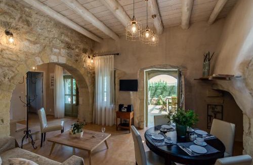 Kastellos Villa | Traditional Stonebuilt Villa Leonanto with Heated Pool, only 5 Km from a Sandy Beach