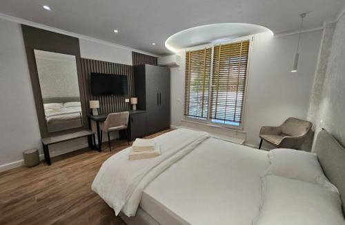 Durres Bed & Breakfast | TRE'S BLISS City Heart Villa!