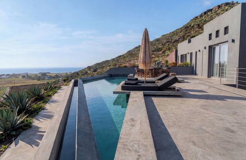 Oia Villa | Triangle Art Villa, Anzo Villas