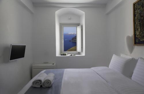 Fira Villa | Trieris Villa & Suites