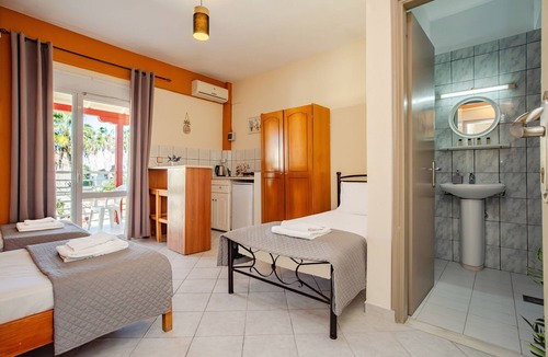 Kavos House | Triple Standard Room