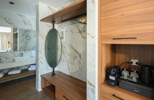 Malevizi Apartment | Tropical Suite 4 Private Plunge Pool 3 pax