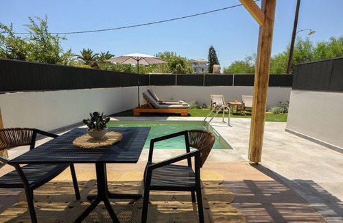 Malevizi Apartment | Tropical Suite 4 Private Plunge Pool 3 pax