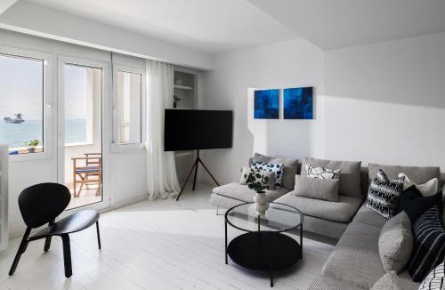 Thessaloniki City Centre Apartment | True Blue by halu! - Seafront 2-bedroom apartment