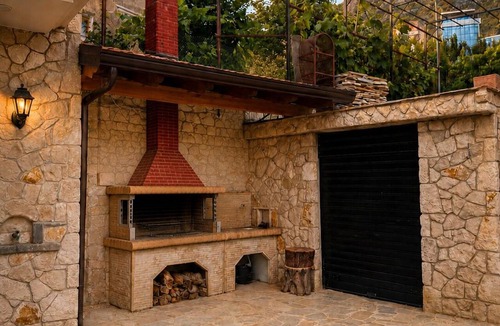 Kruje House | TS Villa-Mountain Views, Fireplace & Rustic Luxury