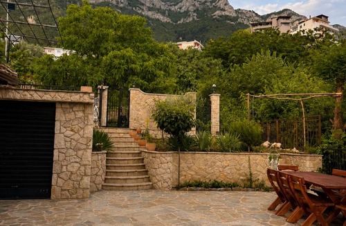 Kruje House | TS Villa-Mountain Views, Fireplace & Rustic Luxury