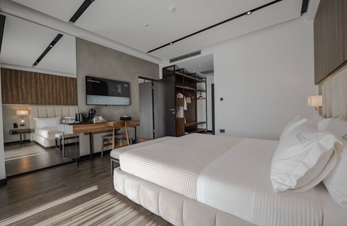 Fushebardhe Hotel | Uji i Ftohte Hotel