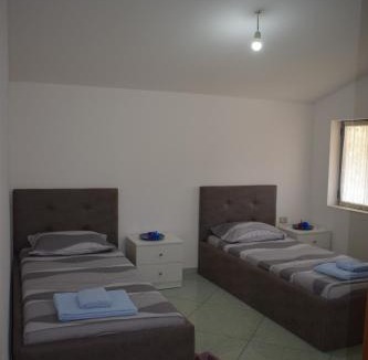 Sakës Bed & Breakfast | Ulza Lake Escape