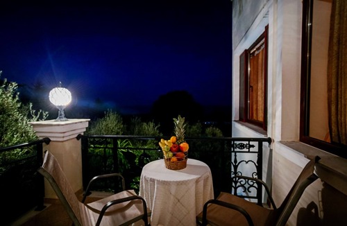 Akrotiri Villa | Unique View Villa Near to City