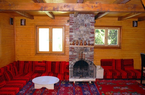 Strellc i Epërm House | Unique villa on a hillside with impressive mountain views