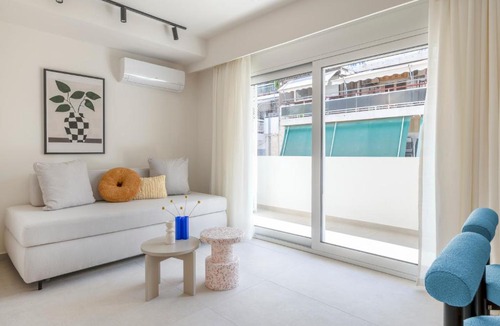 Petralona Apartment | UPSTREET Hive