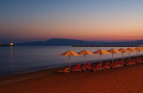 Anatolikos Sinikismos House | Urban Seaside Oasis - Adriana's Garden Paradise