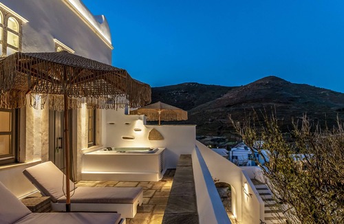 Exomvourgo Bed & Breakfast | Ursa Major Suites