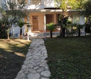 Ishem House | Vacation Home in Gjiri i Lalëzit, Lalëz, Durrës