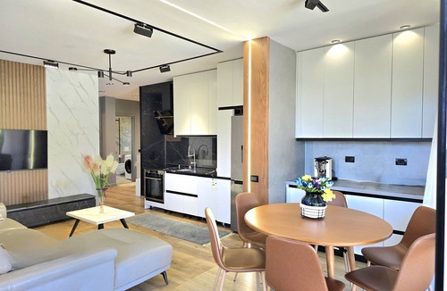 Qerek Apartment | ValaMar Apartment With Private Pool 247
