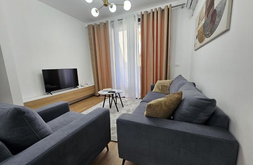 Tirana Apartment | Valentino Zirkon