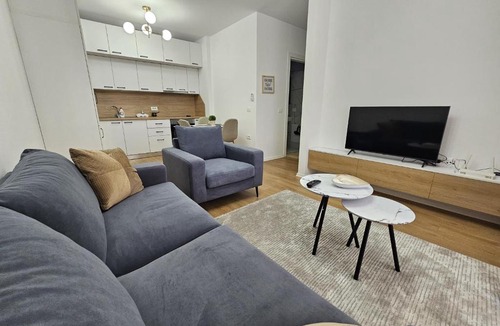 Tirana Apartment | Valentino Zirkon