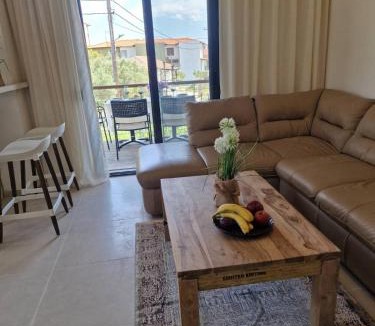Kalamitsi Apartment | Valia's Kalamitsi Seaside Apartment