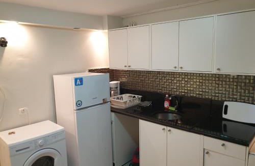 Varkiza Apartment | Varkiza Cozy Seaside Apartment