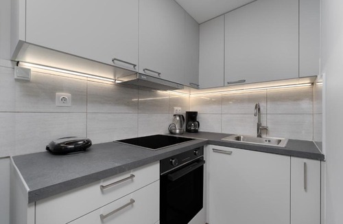 Varkiza Apartment | Varkiza square 1 bedroom 4 person house by the sea