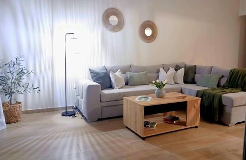 Tzavros Apartment | Venetton Garden House Corfu