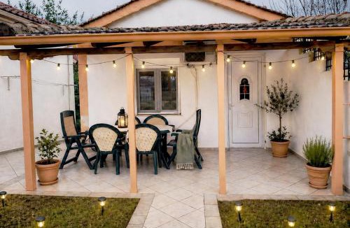Trikala House | Veranda & Garden House