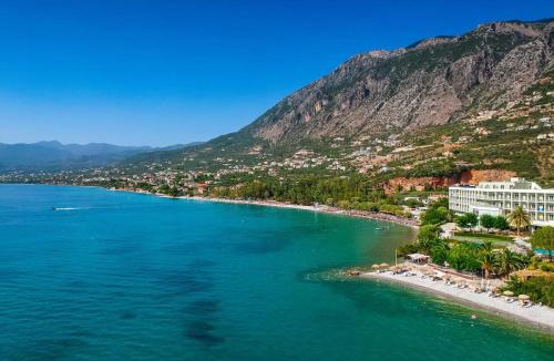 Paralia Vergas Apartment | Verga Beachside Getaway with Panoramic Seaviews