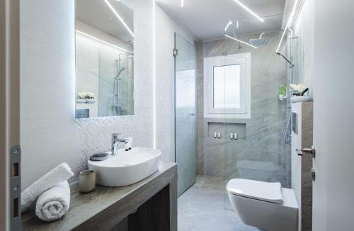 Veroia Apartment | Veria Panorama Luxury Suite with Garden 2