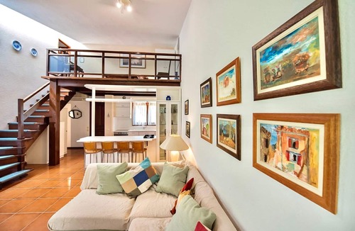 Sane Villa | Vibrant Villa with Pool