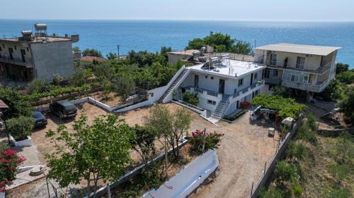 Qazim Pali House | Vida House