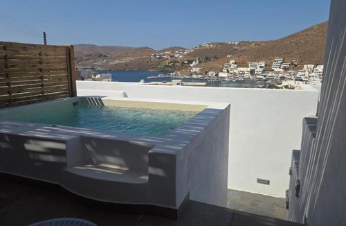 Merichas Apartment | Viewport Suites Kythnos με ιδιωτικα πισινακια-τζακουζι