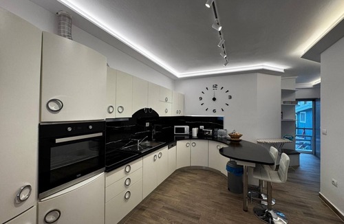 Qerek Villa | Vila 17 lura 2 gjiri lalzit