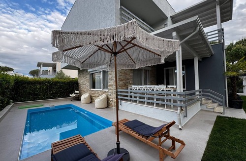Qerek Villa | Vila 17 lura 2 gjiri lalzit